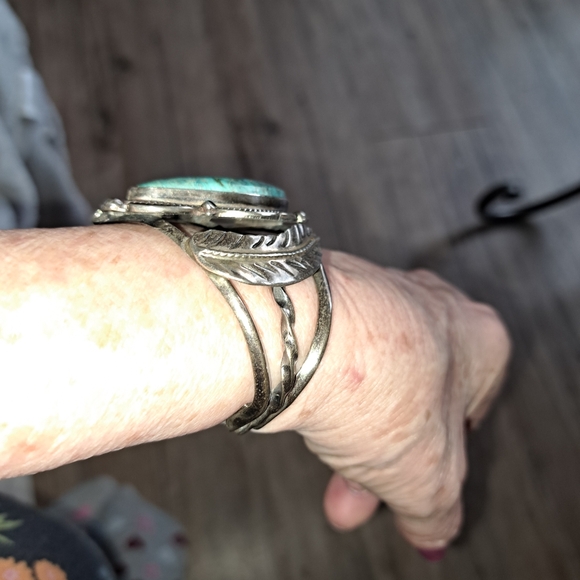 Vintage Turquise Silver Bracelet. Reasonable offers considered. 2 1/4 x 2 inches - Picture 10 of 16